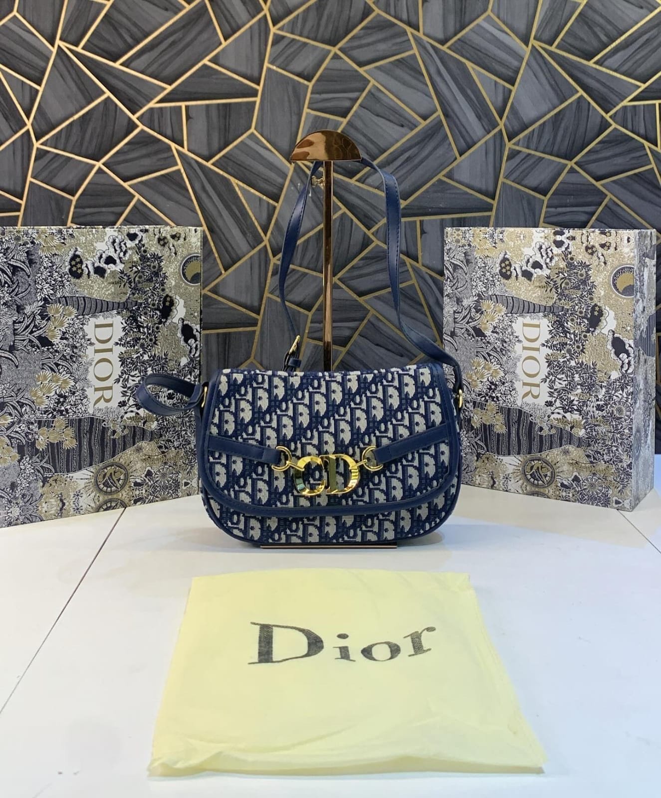 Christian_dior_montaigne_30_hand_bag