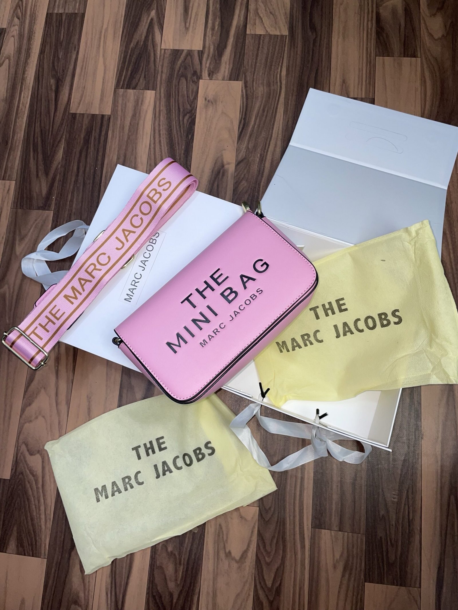 Marc jacobs The mini bag With dust bag and folding box 305(BR)