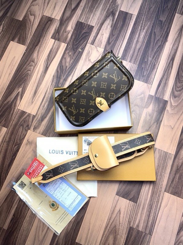 LOUIS VUITTON OFFICIER POUCH SLING BAG WITH OG DUST BAG & OG BOX 256(BR)