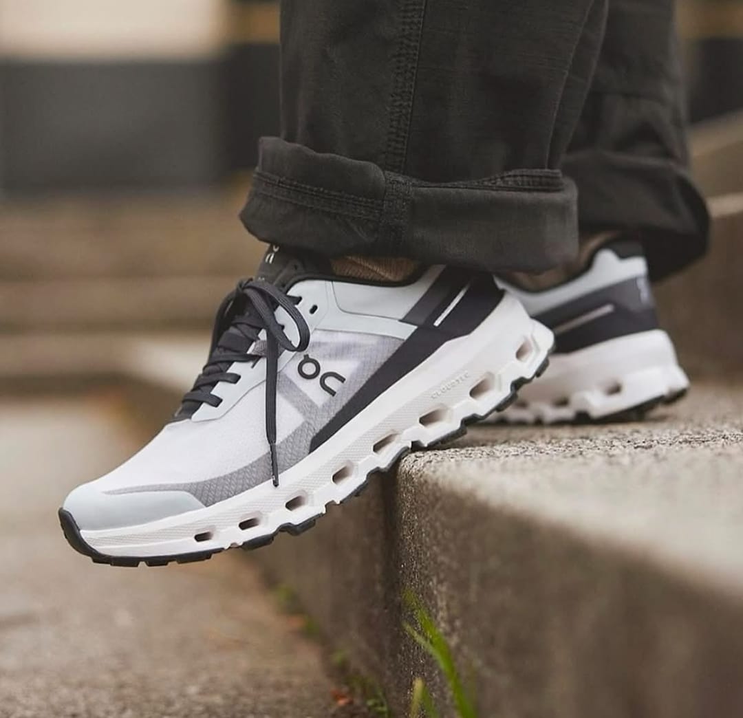 QC OC RUNNING CLOUDVISTA 2 GLACIER ECLIPSE [WHITE / BLACK / GREY] 1009025