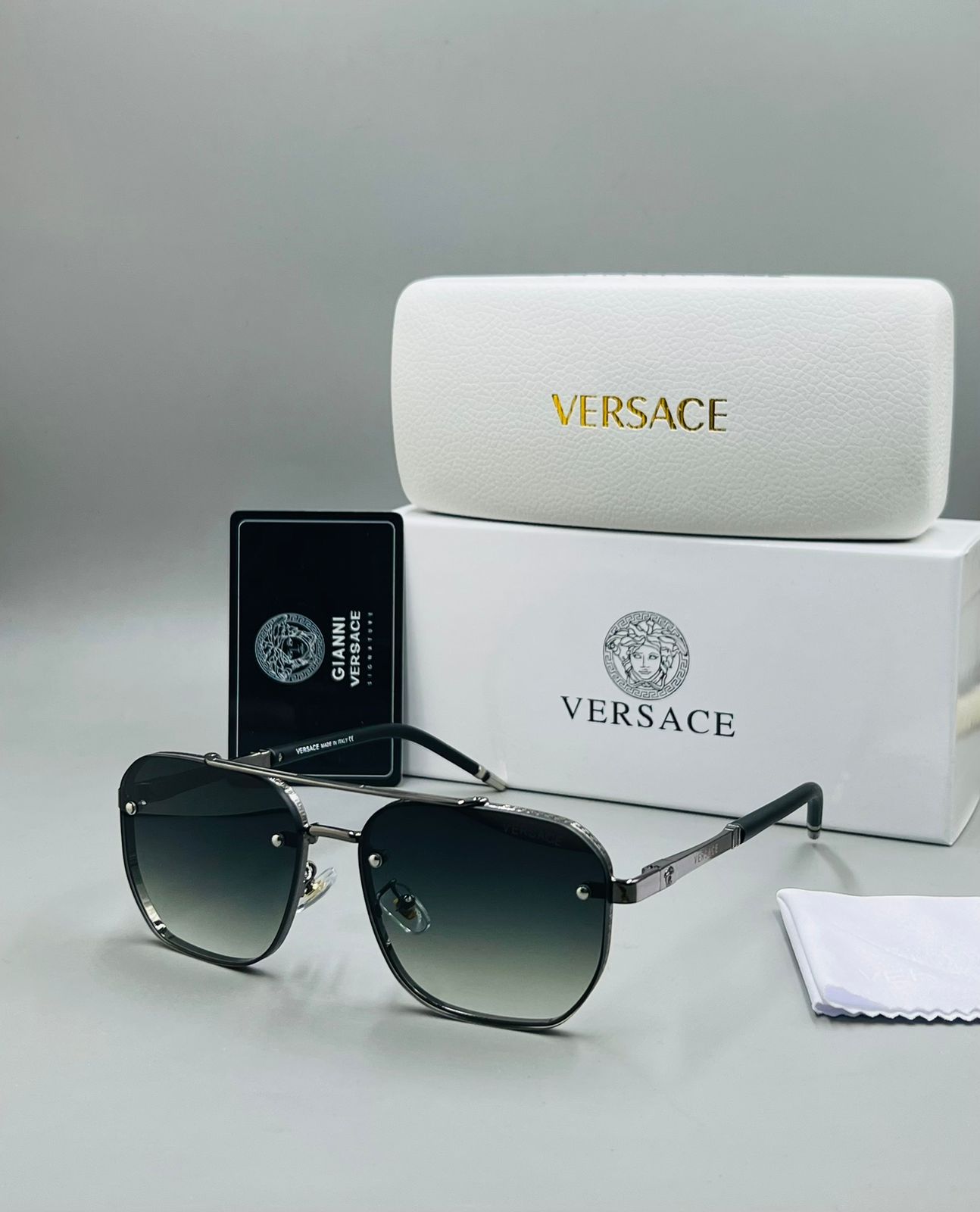 VRSC CLASSY EDITION SUNGLASSES [BLACK / SILVER] 1509025