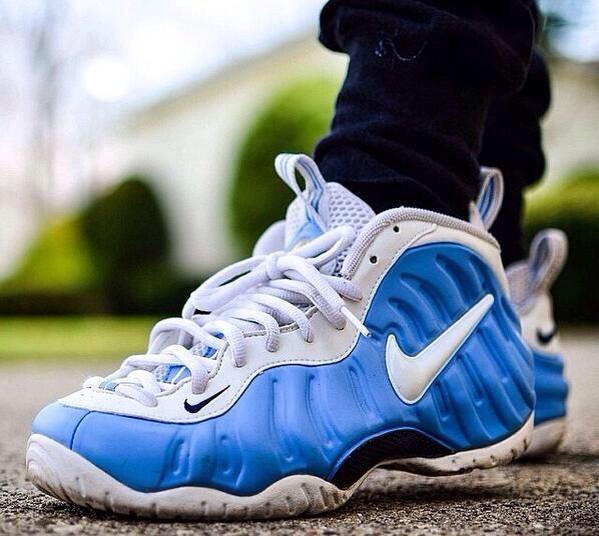 NK AIR FOAMPOSITE PRO UNIVERSITY BLUE [WHITE / BLUE] 2710025