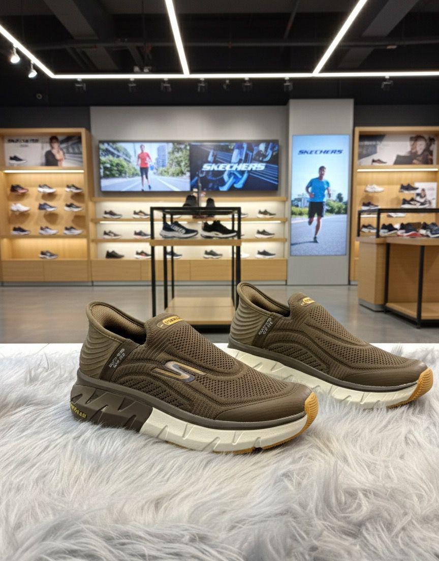 SKCHR SLIP INS MAX CUSHIONING SUSPENSION-2.0 [BROWN] 2710025