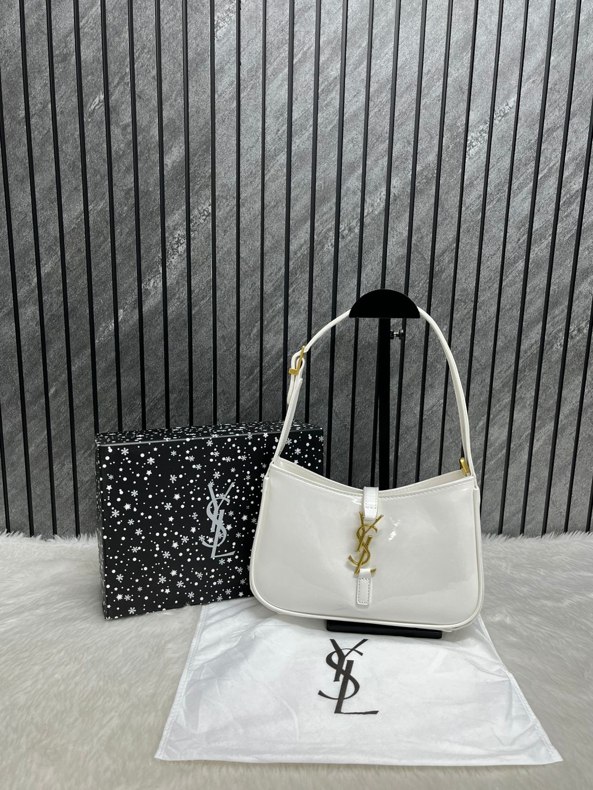 YS L HOBO PATENT LEATHER SHOULDER BAG [WHITE / GOLDEN] 2910025