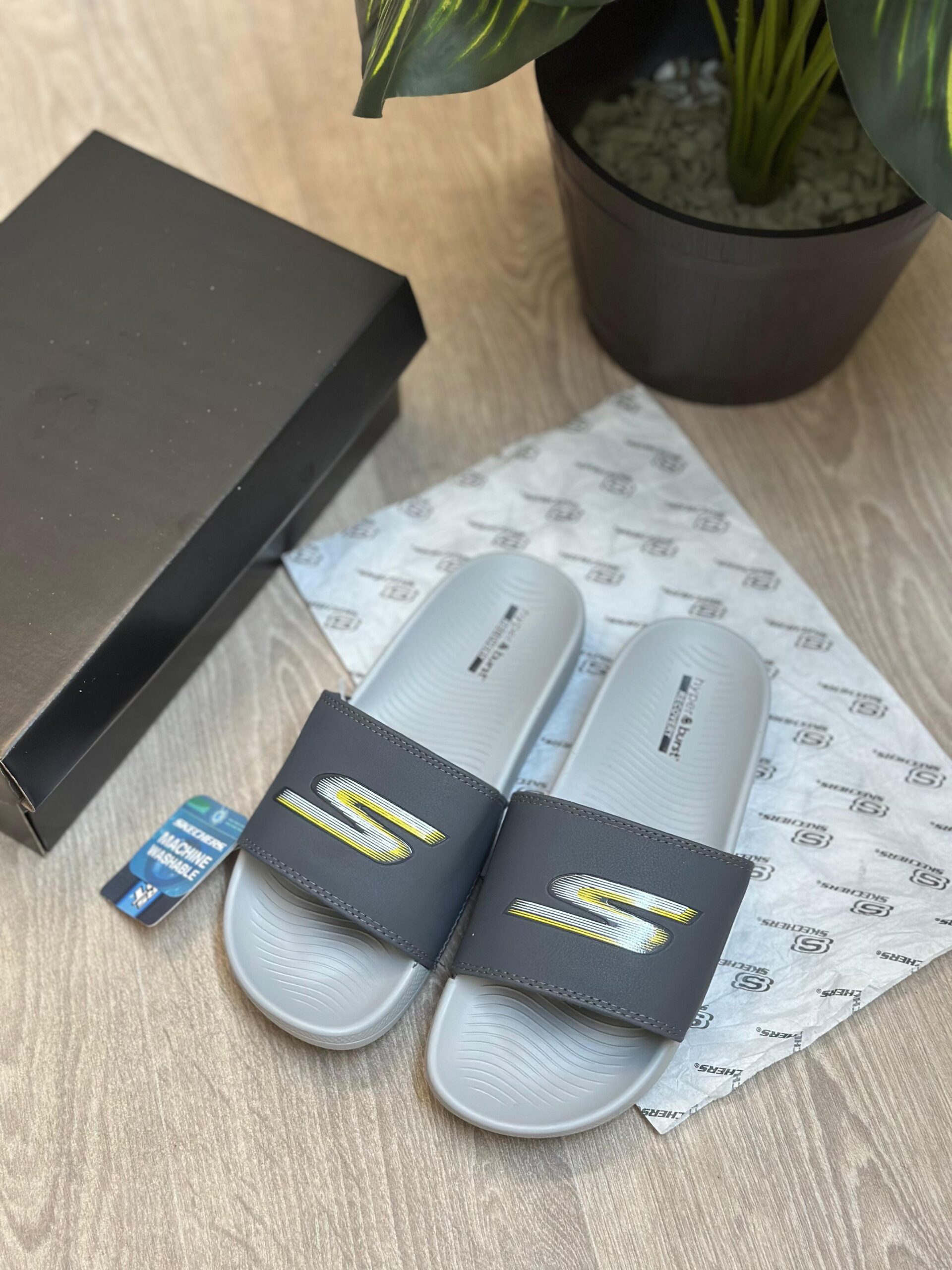 SKCHR HYPER BRUST SLIPPERS [GREY] 1510025