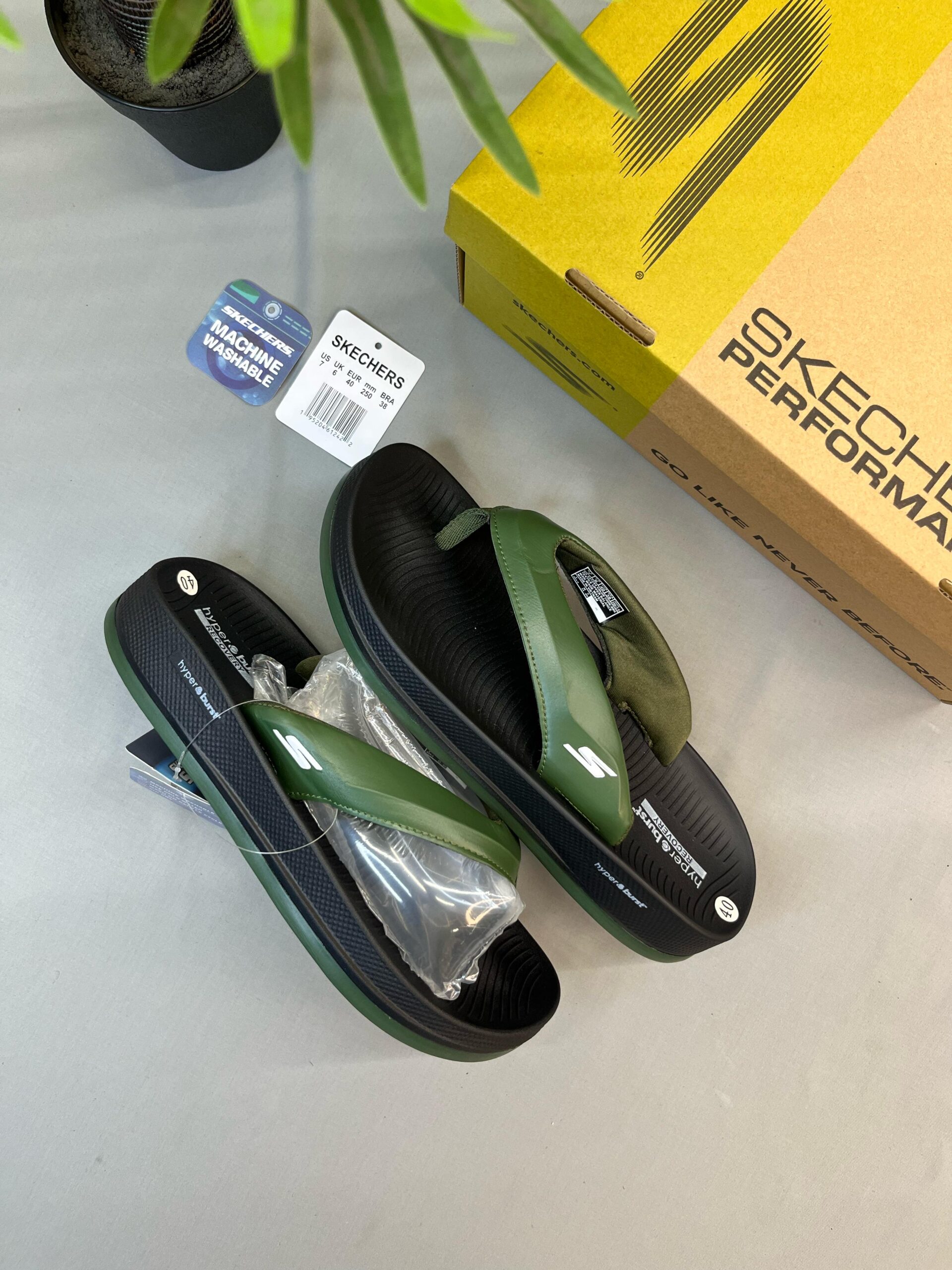 SKCHR HYPER BRUST SLIPPERS [GREEN / BLACK] 1510025