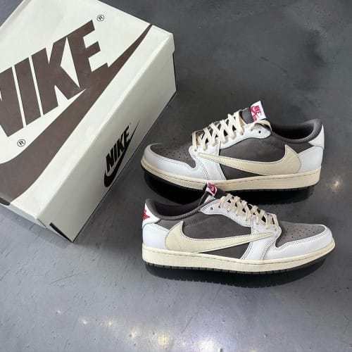 NK JORDA_N RETRO 1 LOW REVERSE MOCHA [CREAM / BROWN / OFF WHITE] 2211025