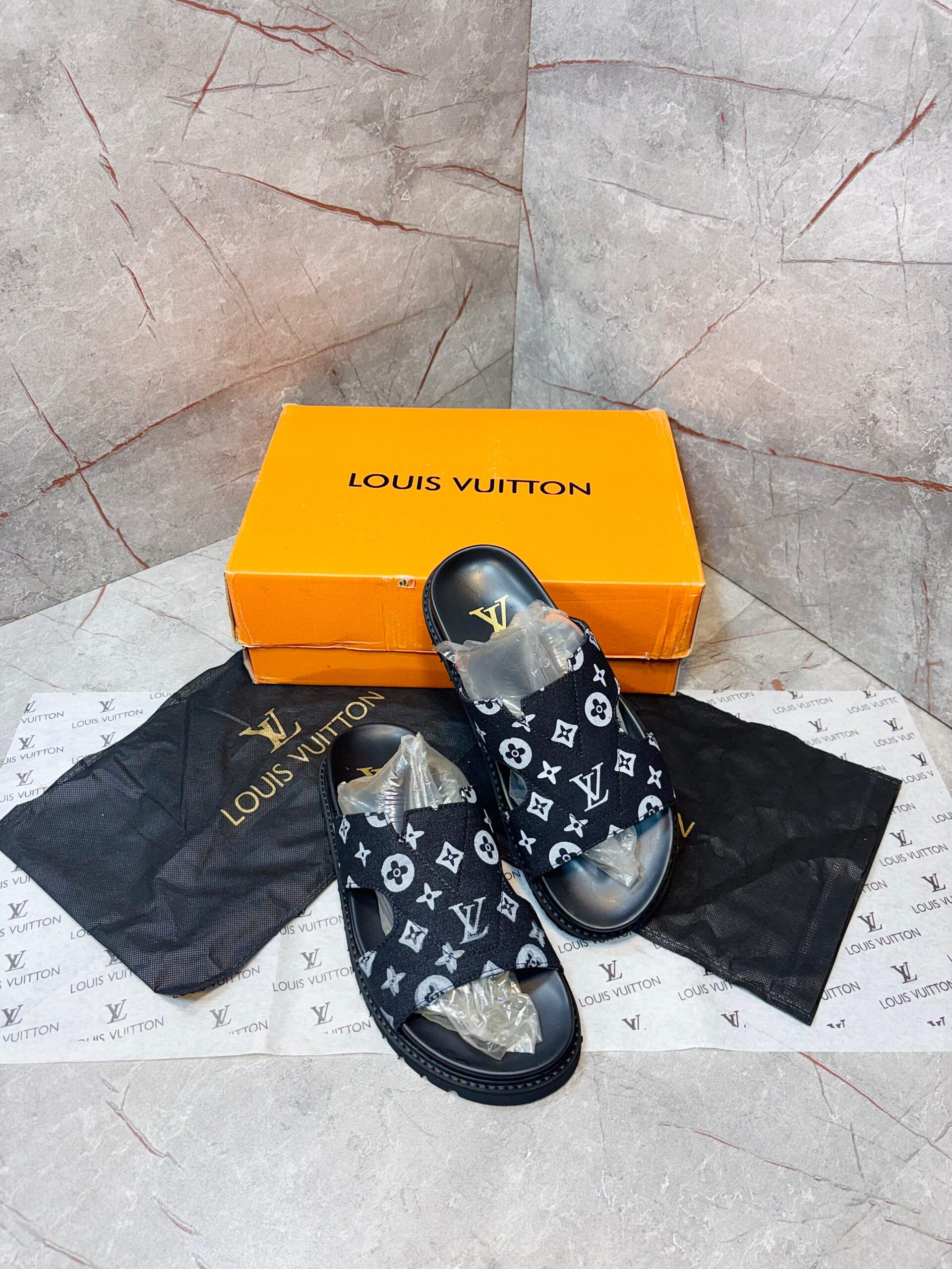 LVN PREMIUM SANDALS [BLACK] 0311025