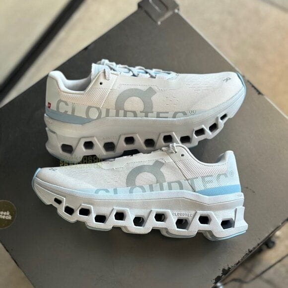QC OC RUNNING CLOUDMONSTER FROST WASH [WHITE / GREY / SKY BLUE] 1011025