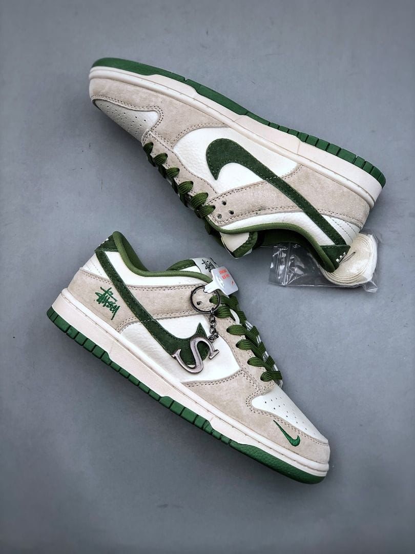 NK SB DUNK LOW STUSSY [WHITE / GREEN / GREY] 2711025
