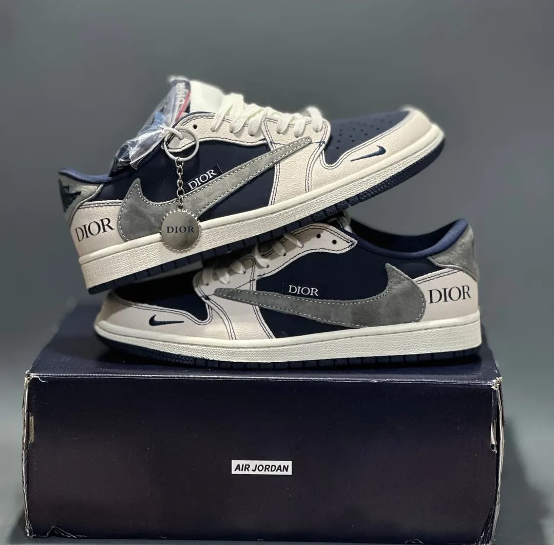 NK AIR JORDA_N RETRO 1 LOW X DOR TRAVIS SCOTT [WHITE / CREAM / GREY / NAVY BLUE] 2712025
