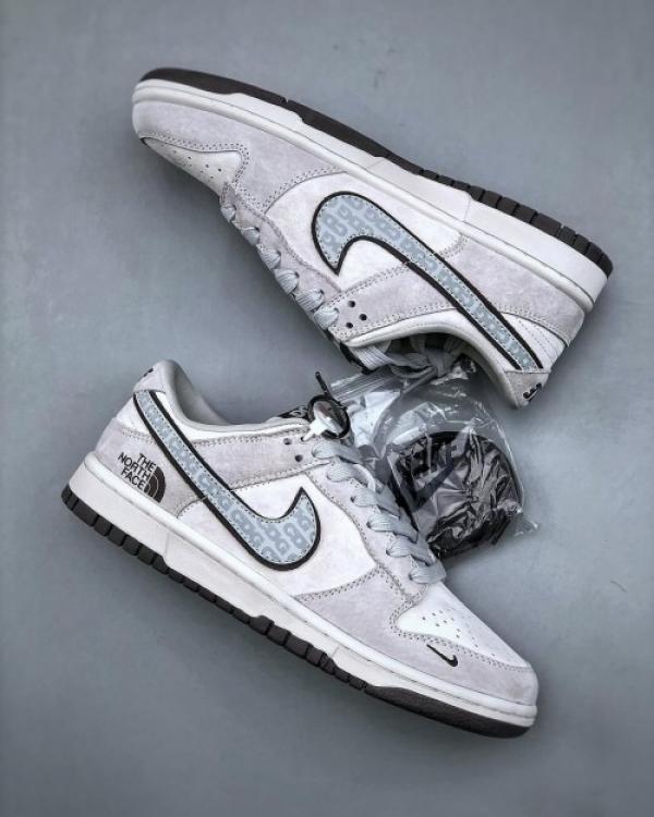 NK SB DUNK LOW X THE NORTH FACE [WHITE / GREY] FOR HER 1812025