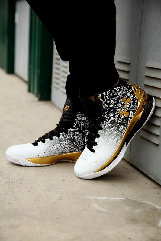 UNDR ARMR CURRY 1 MVP TROPHY GOLD [WHITE / BLACK / GOLD] 2312025