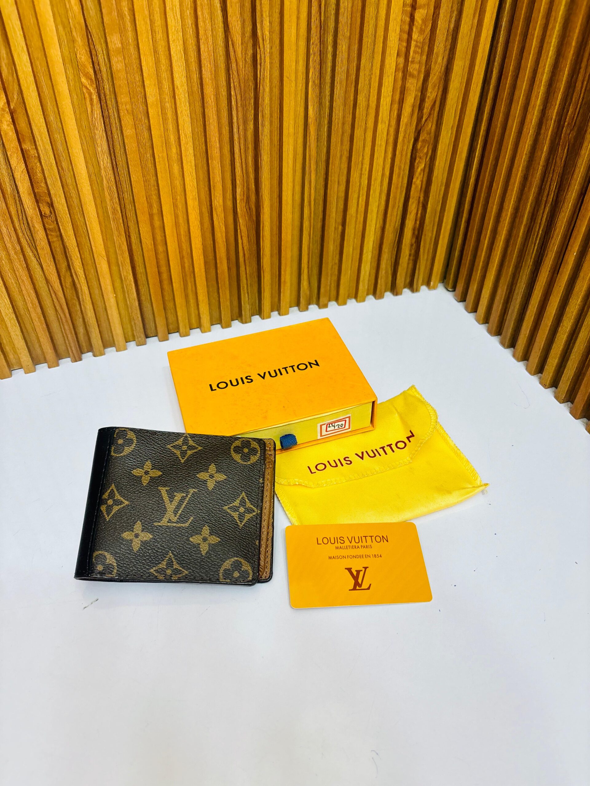 LVN PREMIUM QUALITY WALLET [BROWN] 2201026