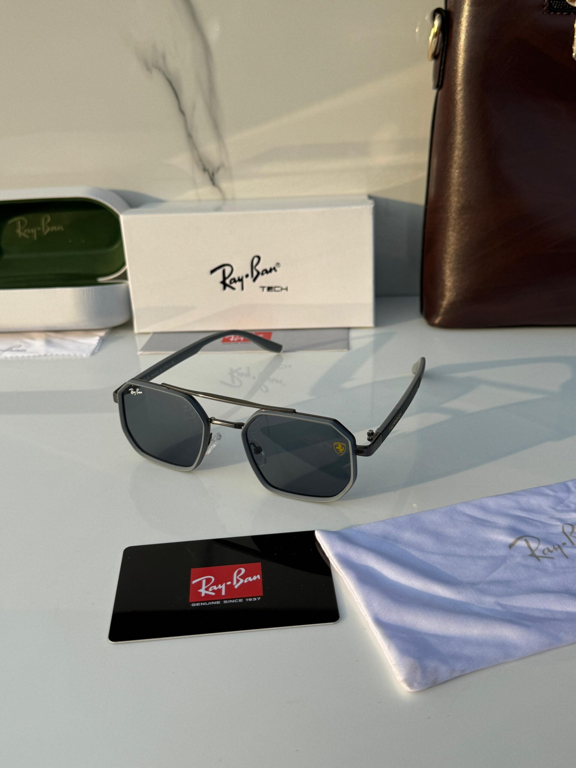 RB 8820 SUNGLASSES [GREY / BLACK] 2101026