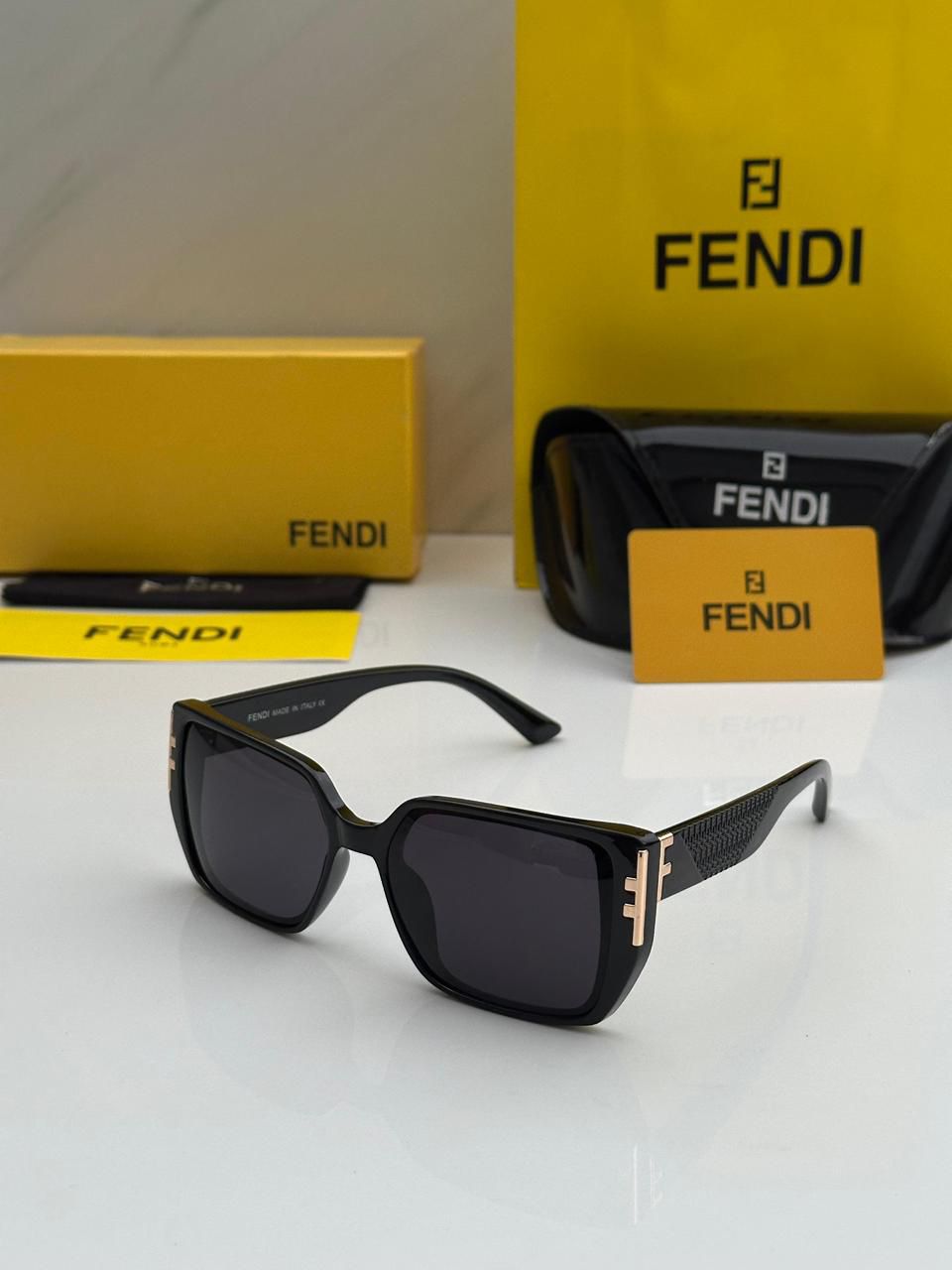 FND SUNGLASSES [BLACK / GOLDEN] 1301026