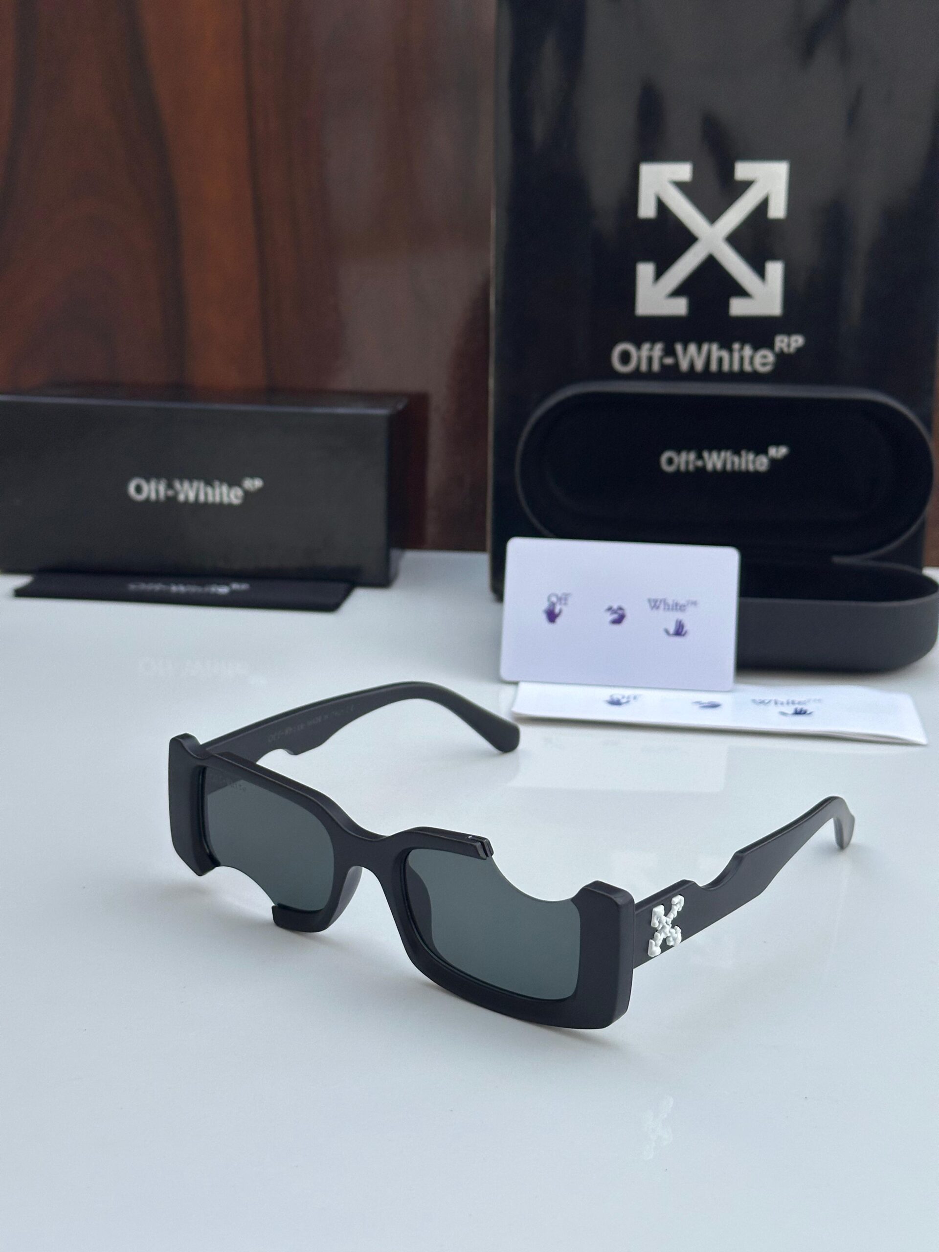 OF WHT SUNGLASSES [BLACK] 1301026