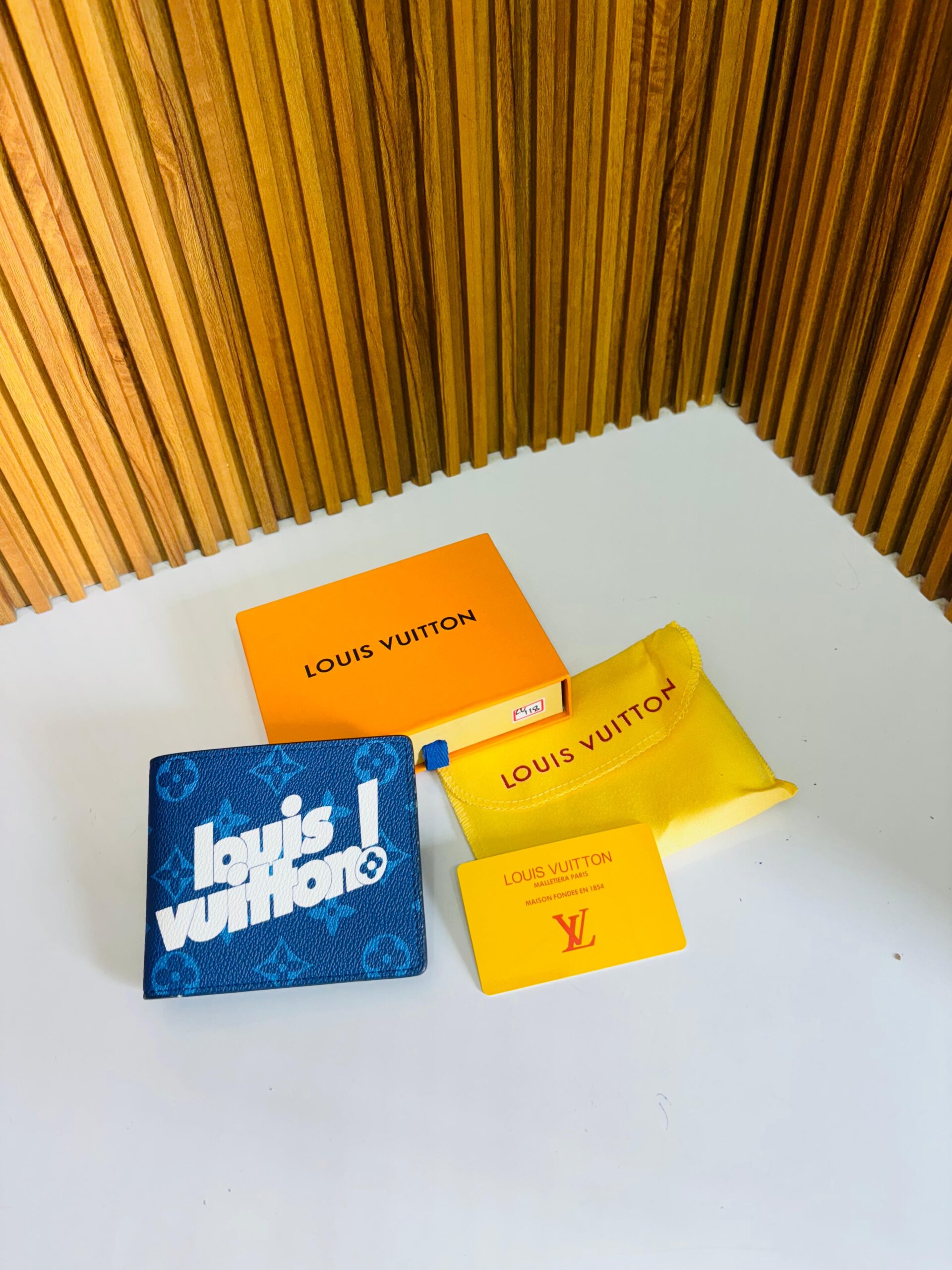 LVN PREMIUM QUALITY WALLET [BLUE / WHITE] 2201026