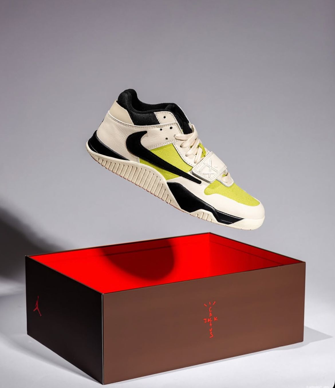 NK AIR JORDA_N TRAVIS SCOTT JUMPMAN JACK BRIGHT CACTUS [WHITE / NEON / BLACK] 2301026