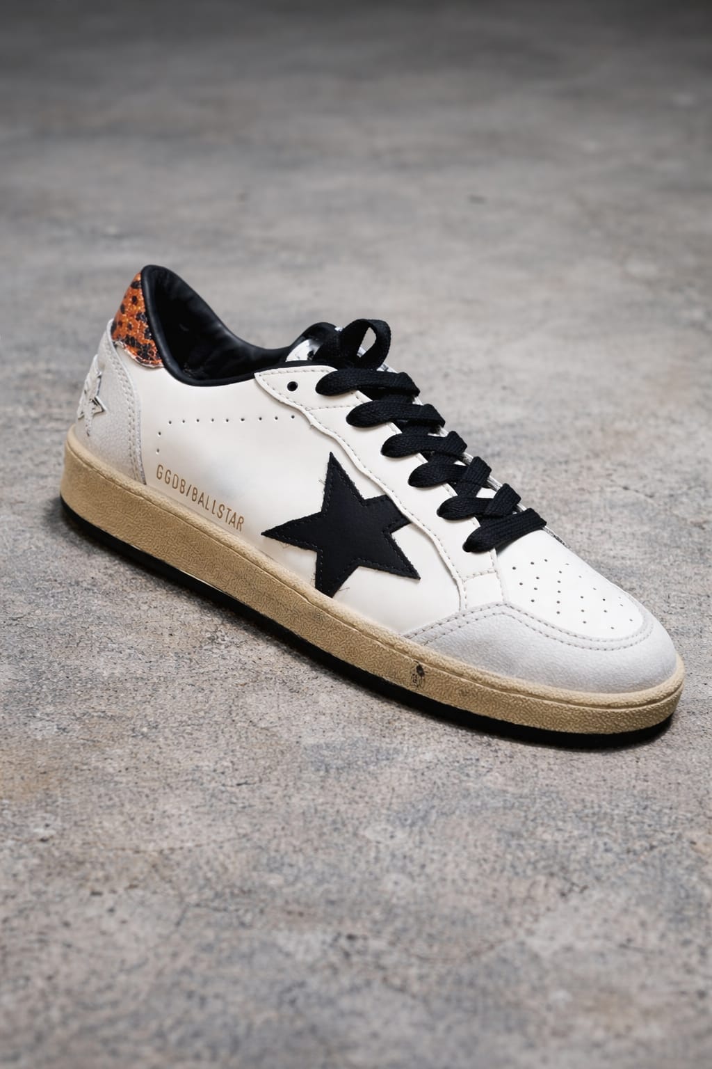 GLD GOS BALL-STAR [WHITE / BLACK STAR] 2402026