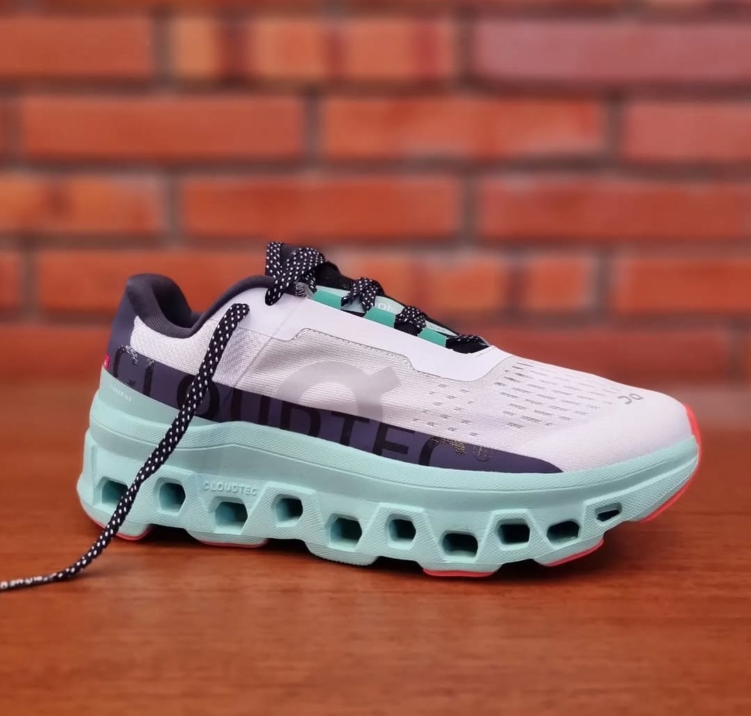 QC OC MONSTER UNDYED WHITE CREEK RUNNING SHOES [WHITE / BLACK / GREEN] 0203026