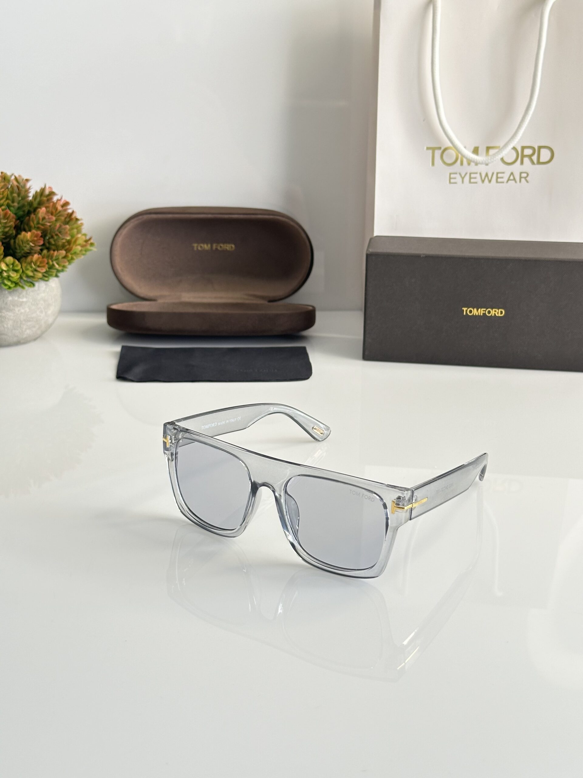 Tomford 1922 Grey