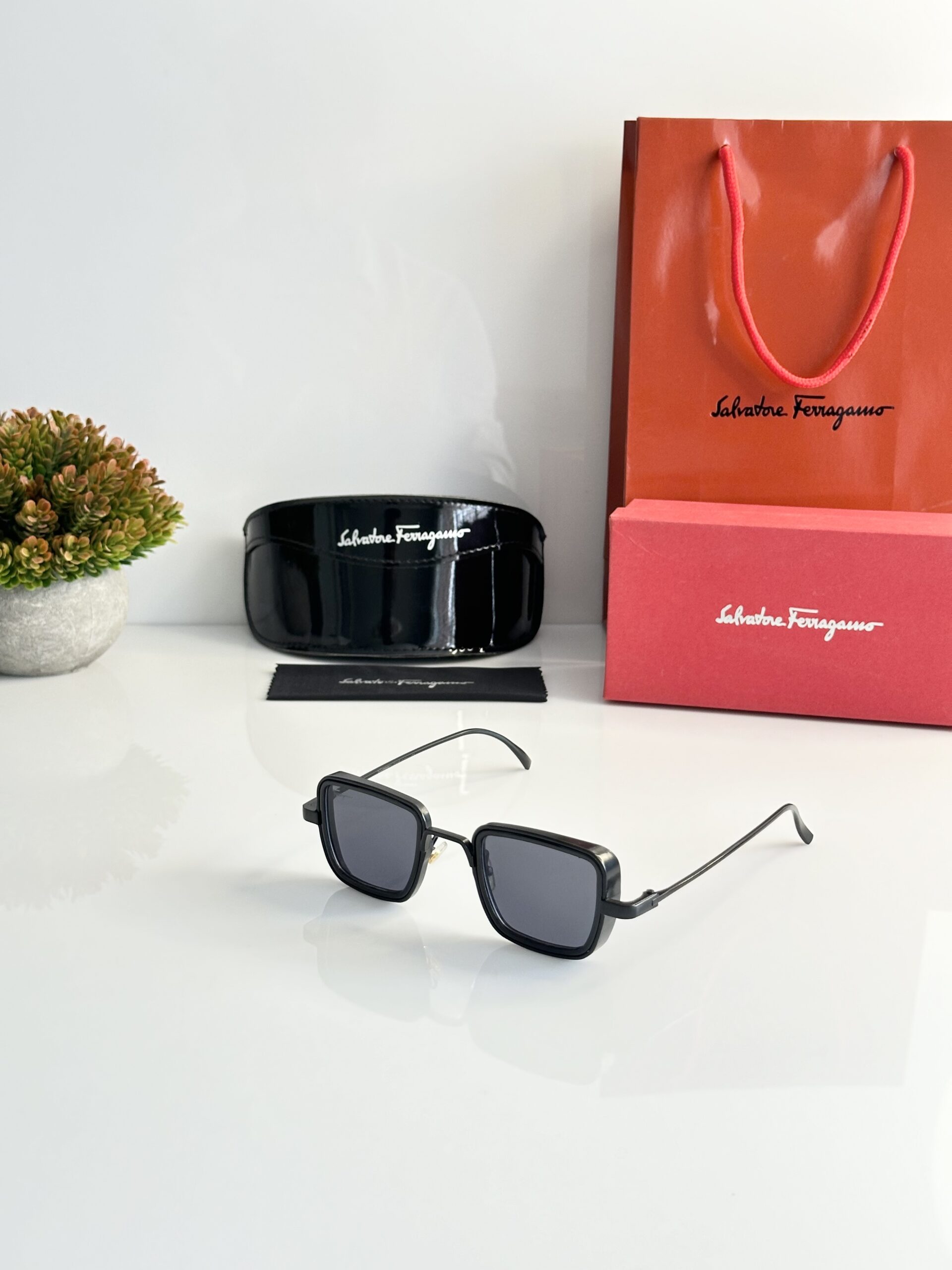 Salvatore_Ferragamo_3919_Black
