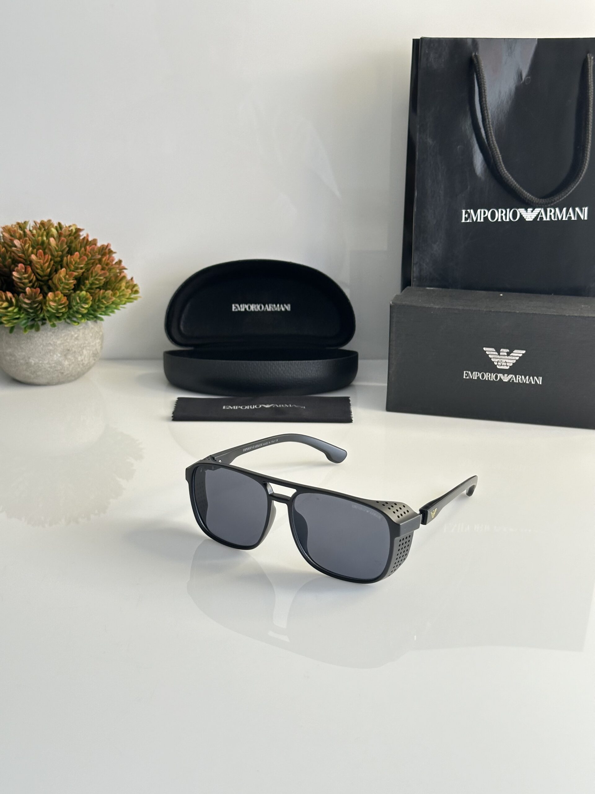 Emporio_Armani_1807_Black