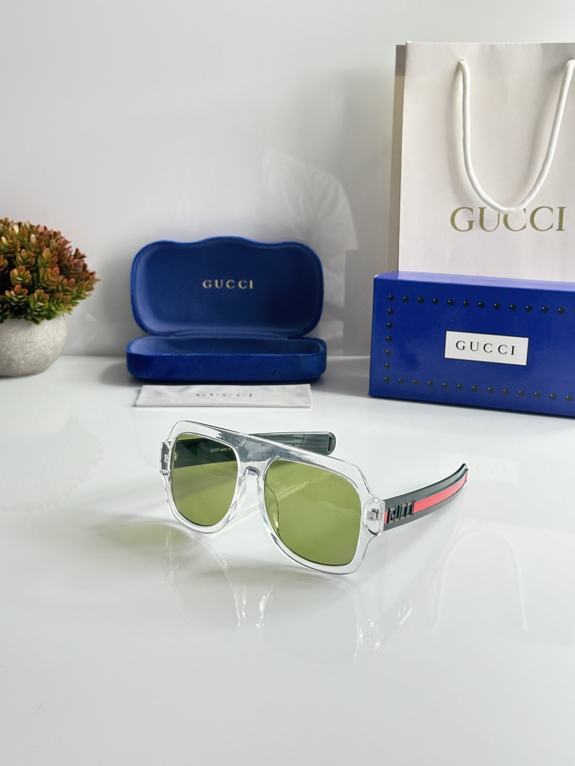 Gucci_0255_Water_Green