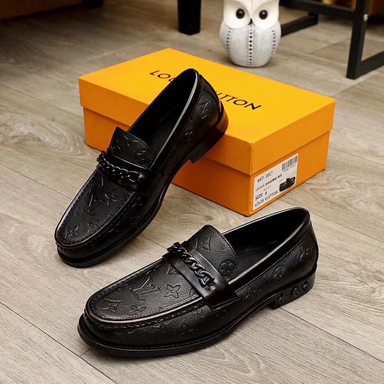 LOUIS VUITTO_N monogram premium leather loafer