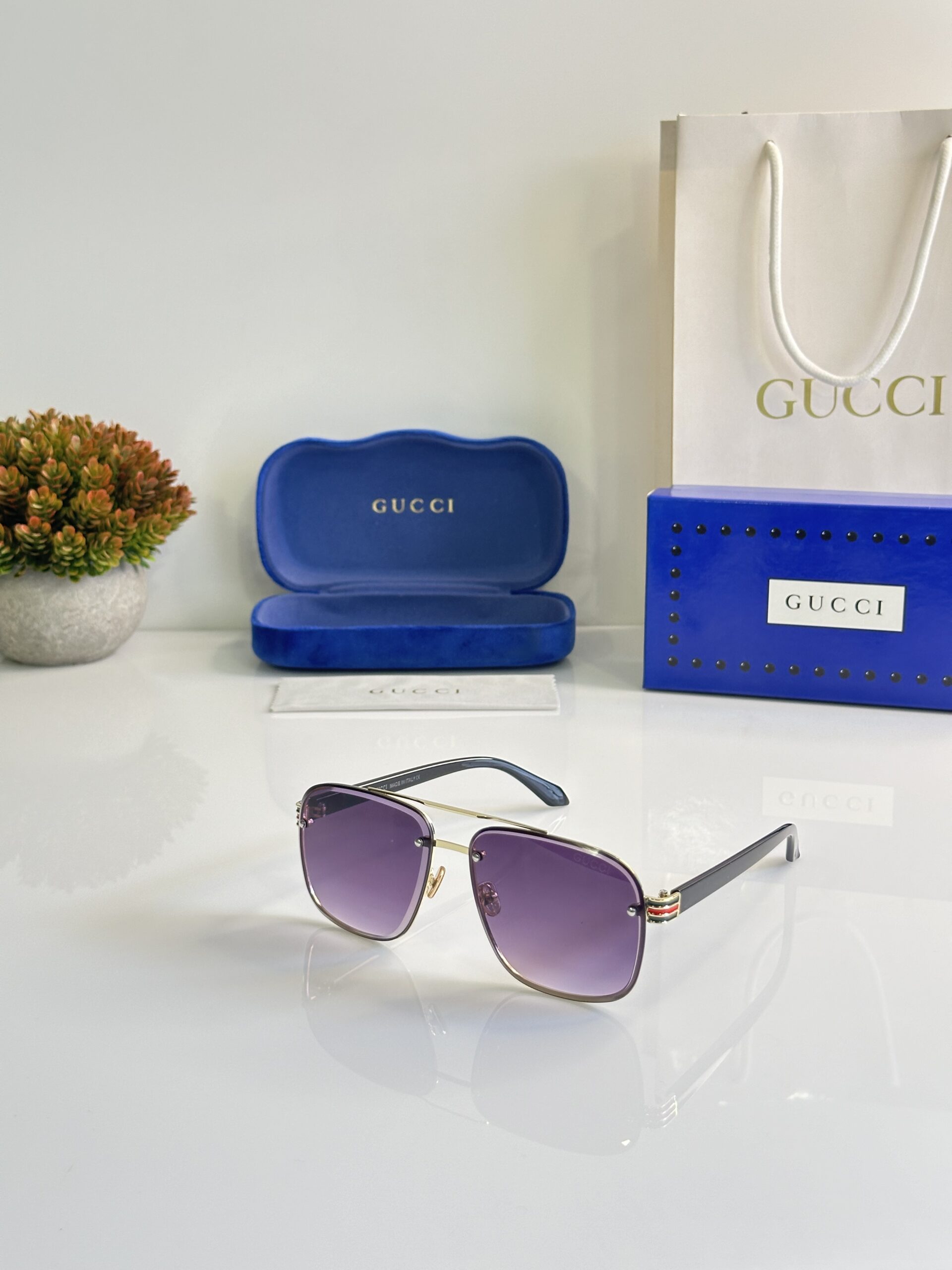Gucci_2005_Gold_Purple