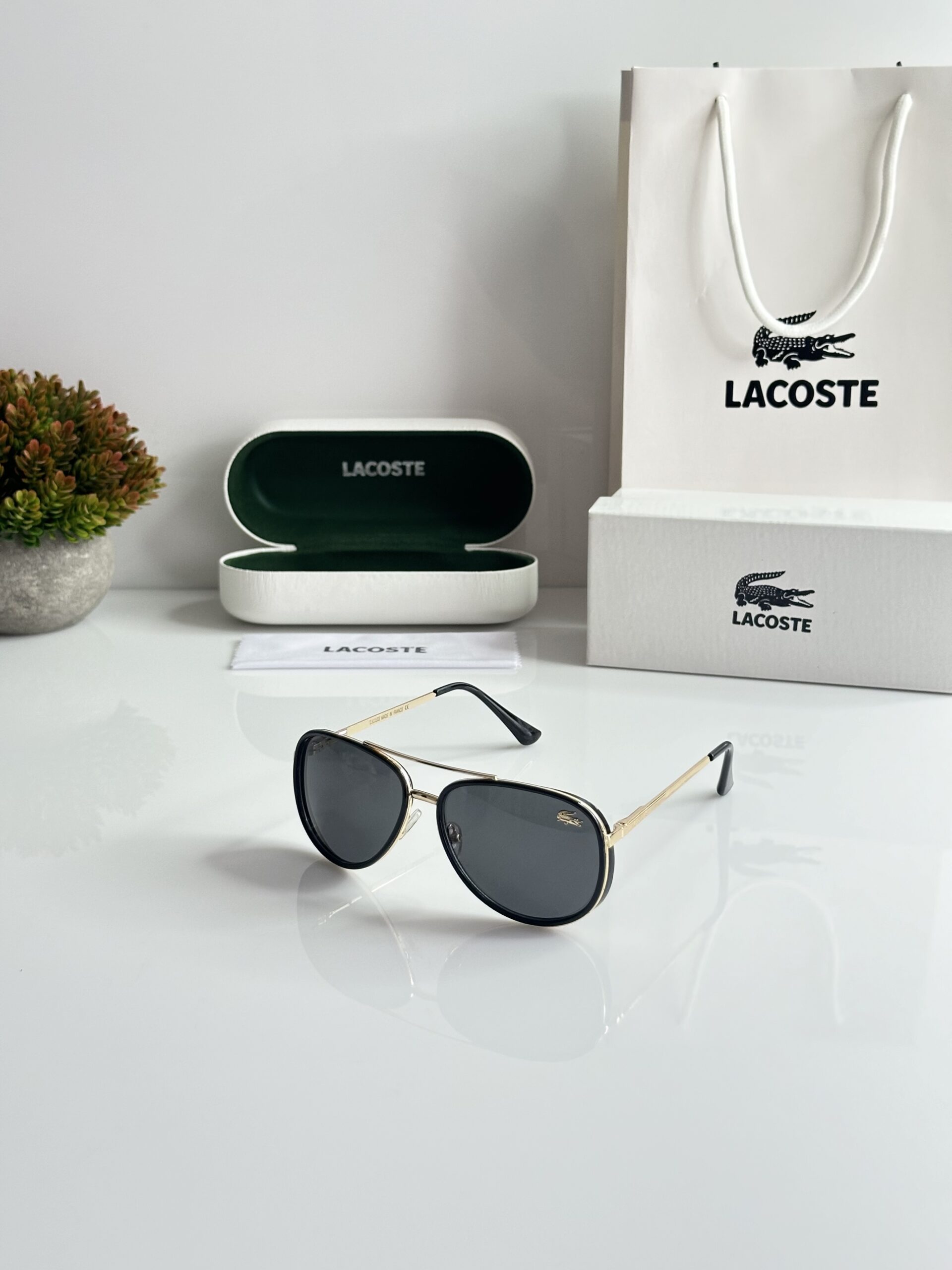 Lacoste_758_Gold_Black