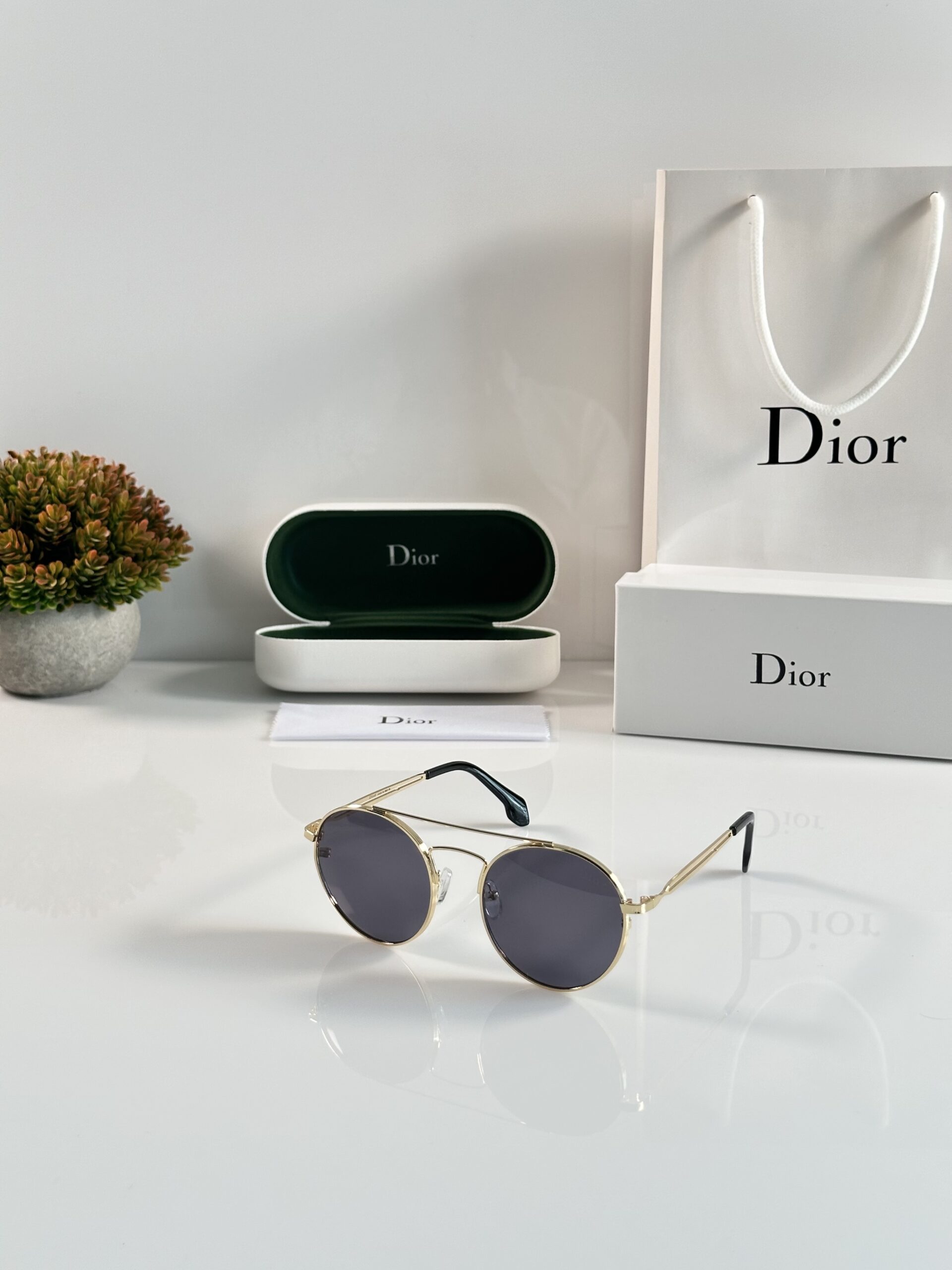 Dior_7075_Gold_Black