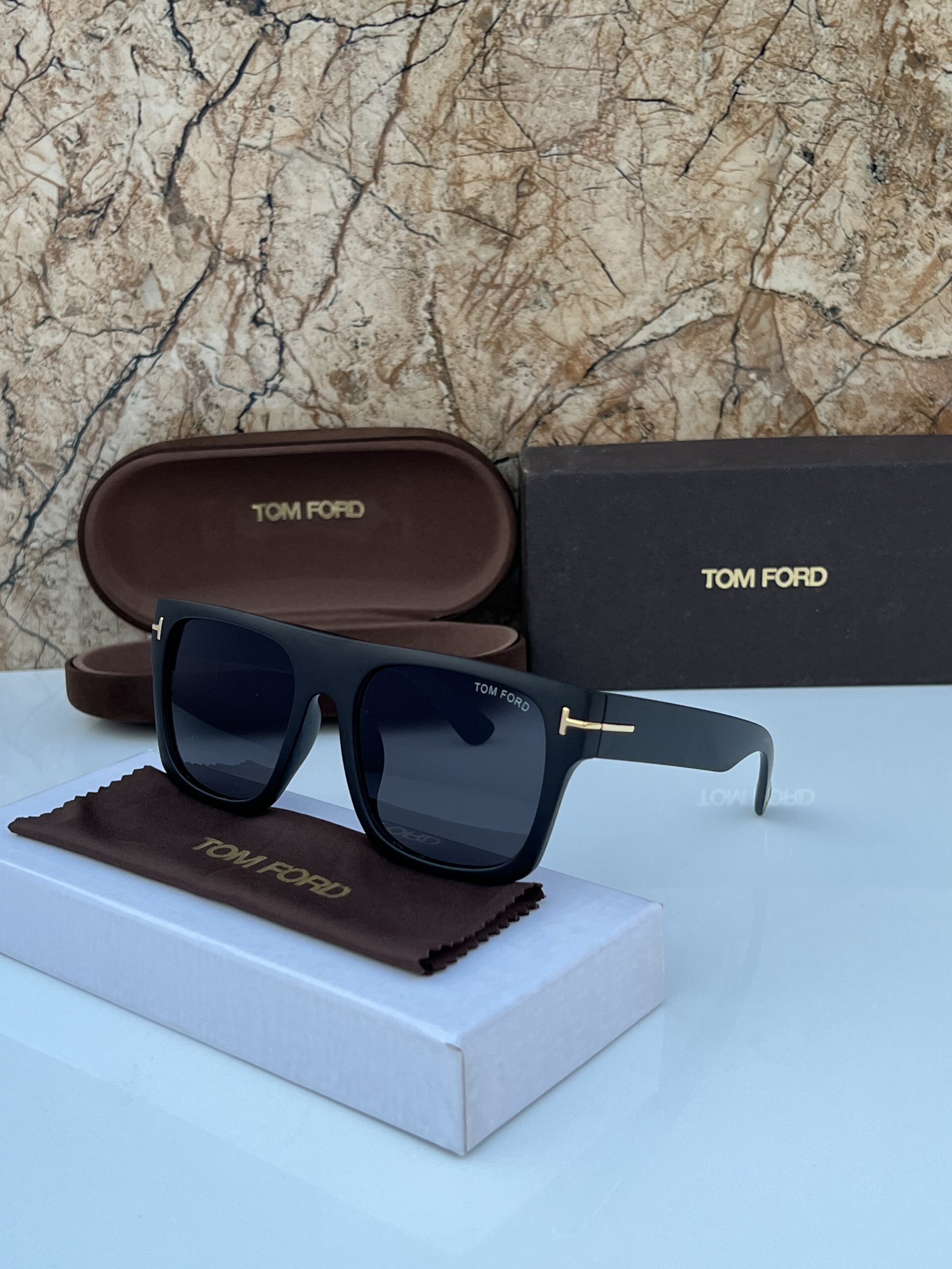 Tomford_1922_full_black