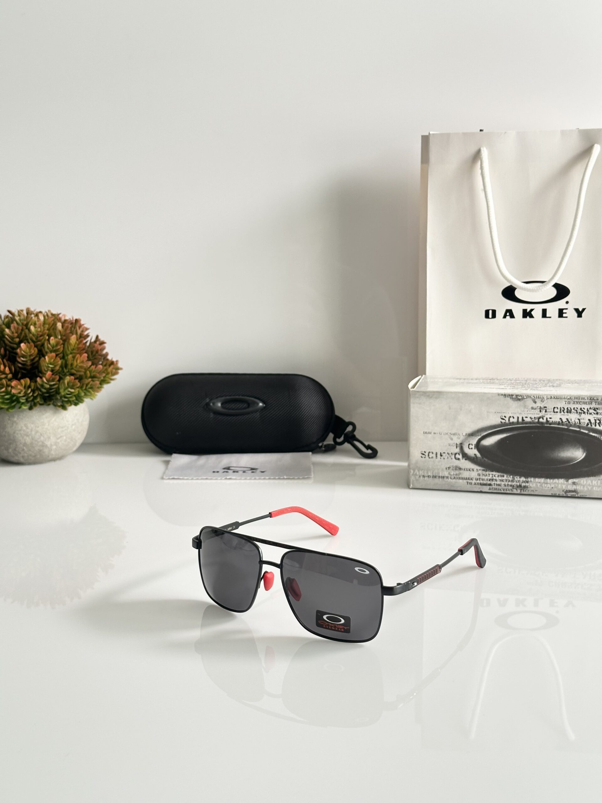 Oakley_8922_Black