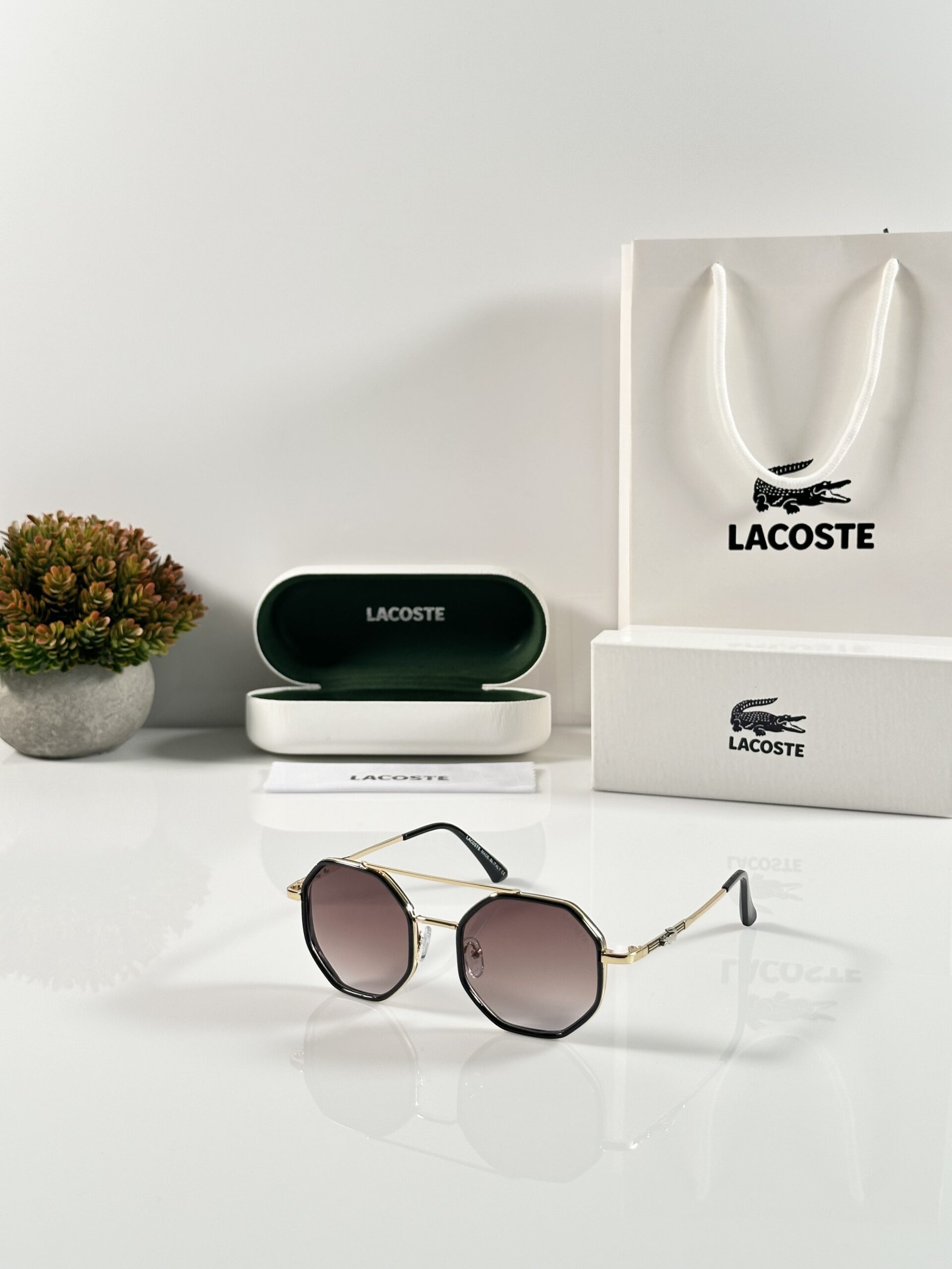 Lacoste_9238_Gold_Brown