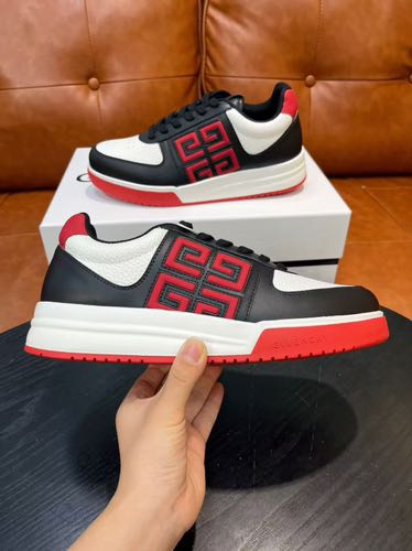 GIVENCHY G4 PREMIUM LEATHER SNEAKER