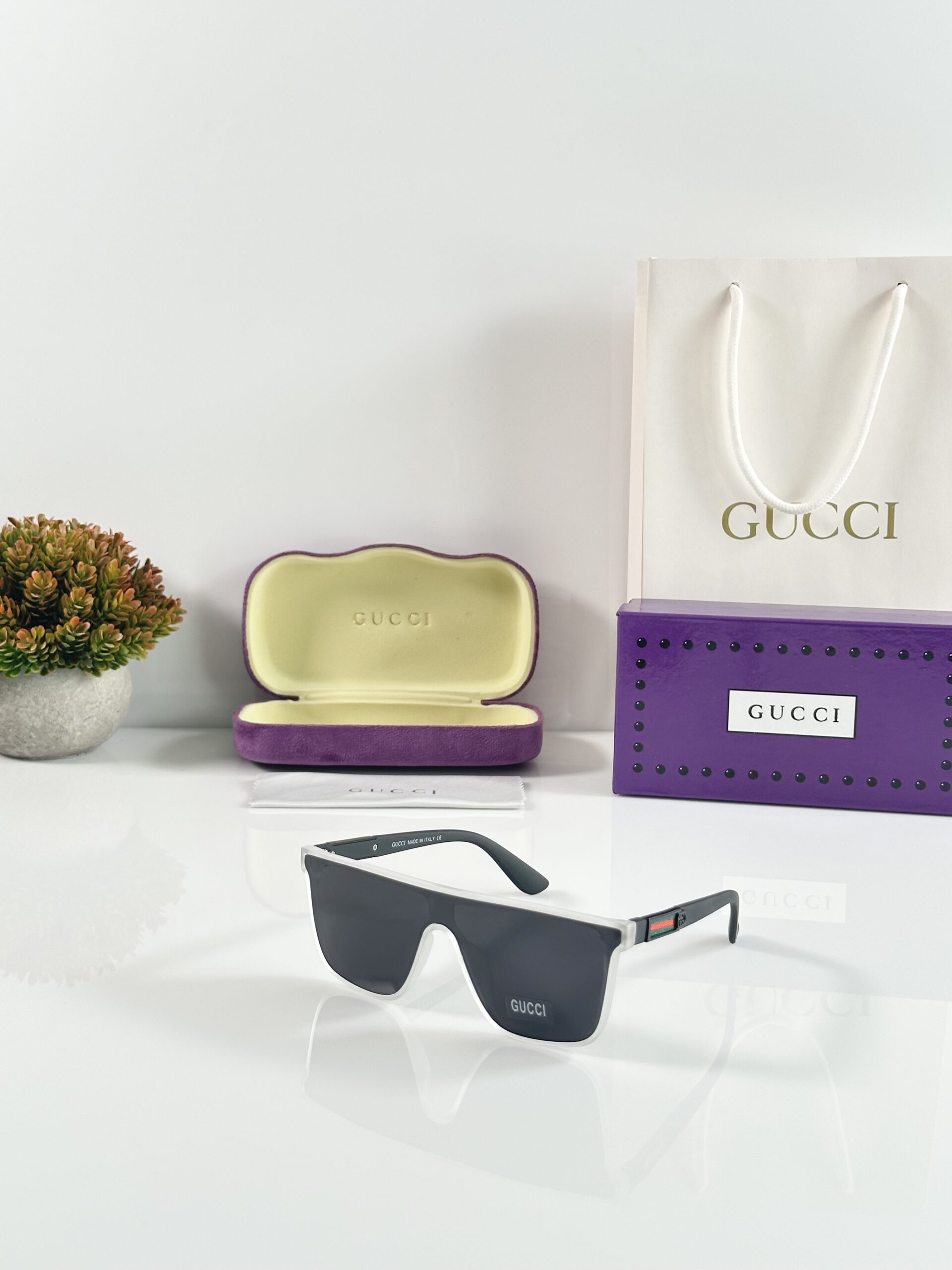 Gucci_0566_Ice_Black