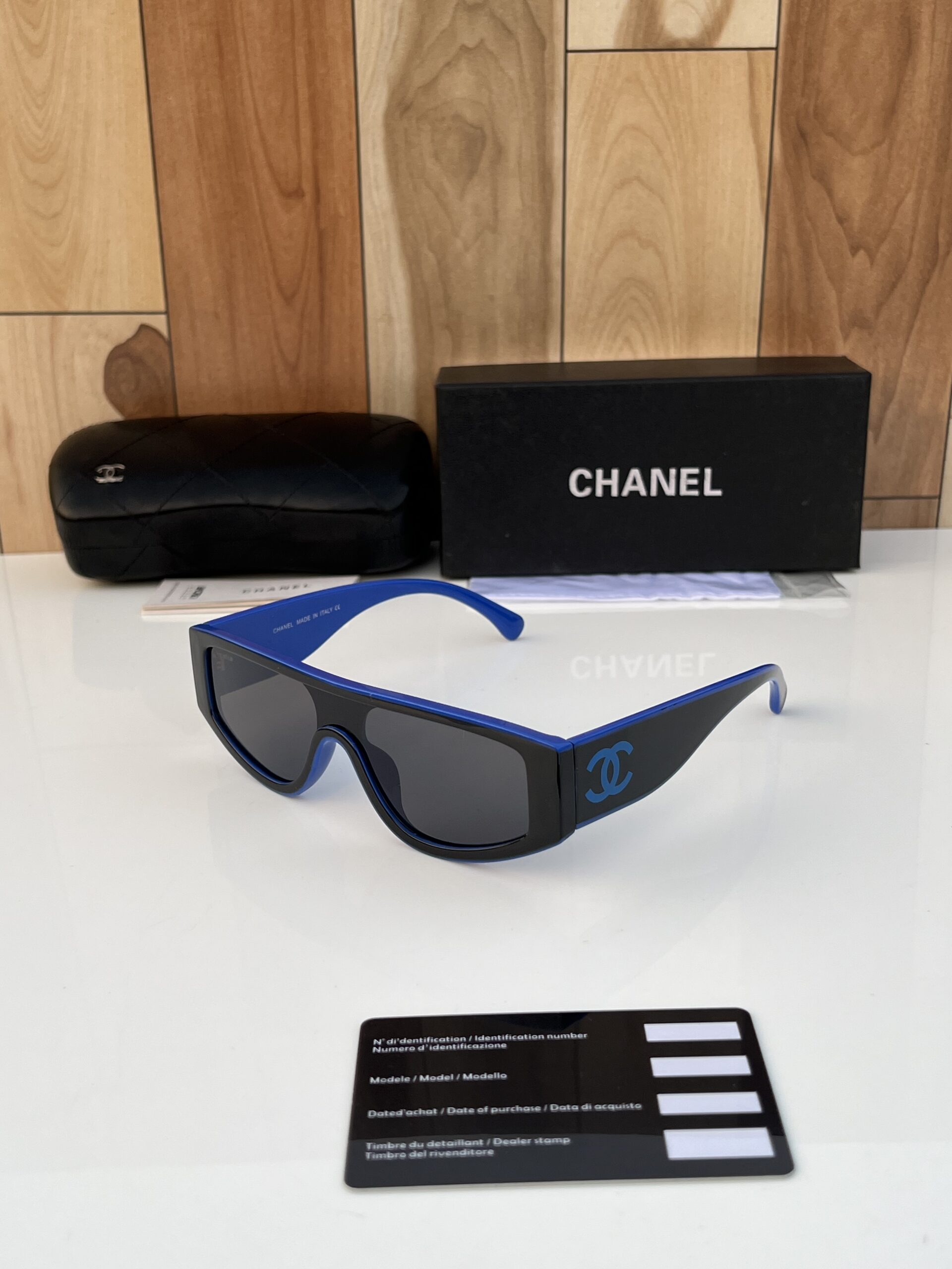 Chanel_1001_blue_black