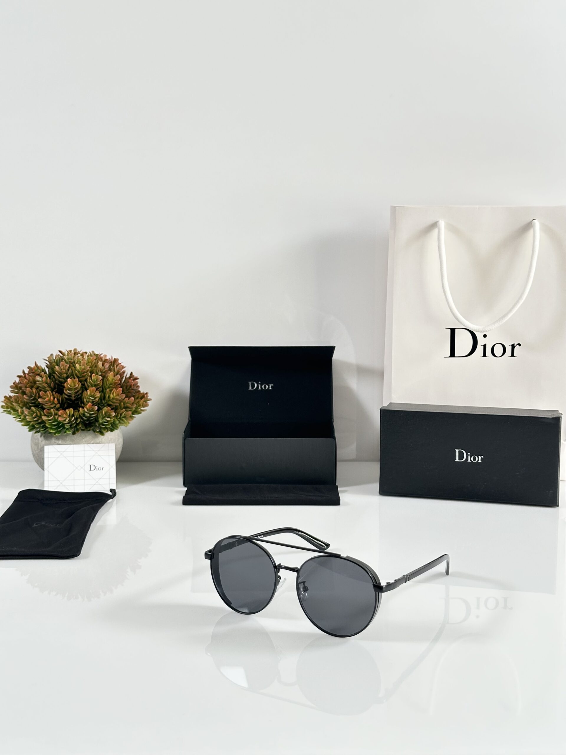 Dior_158_Black