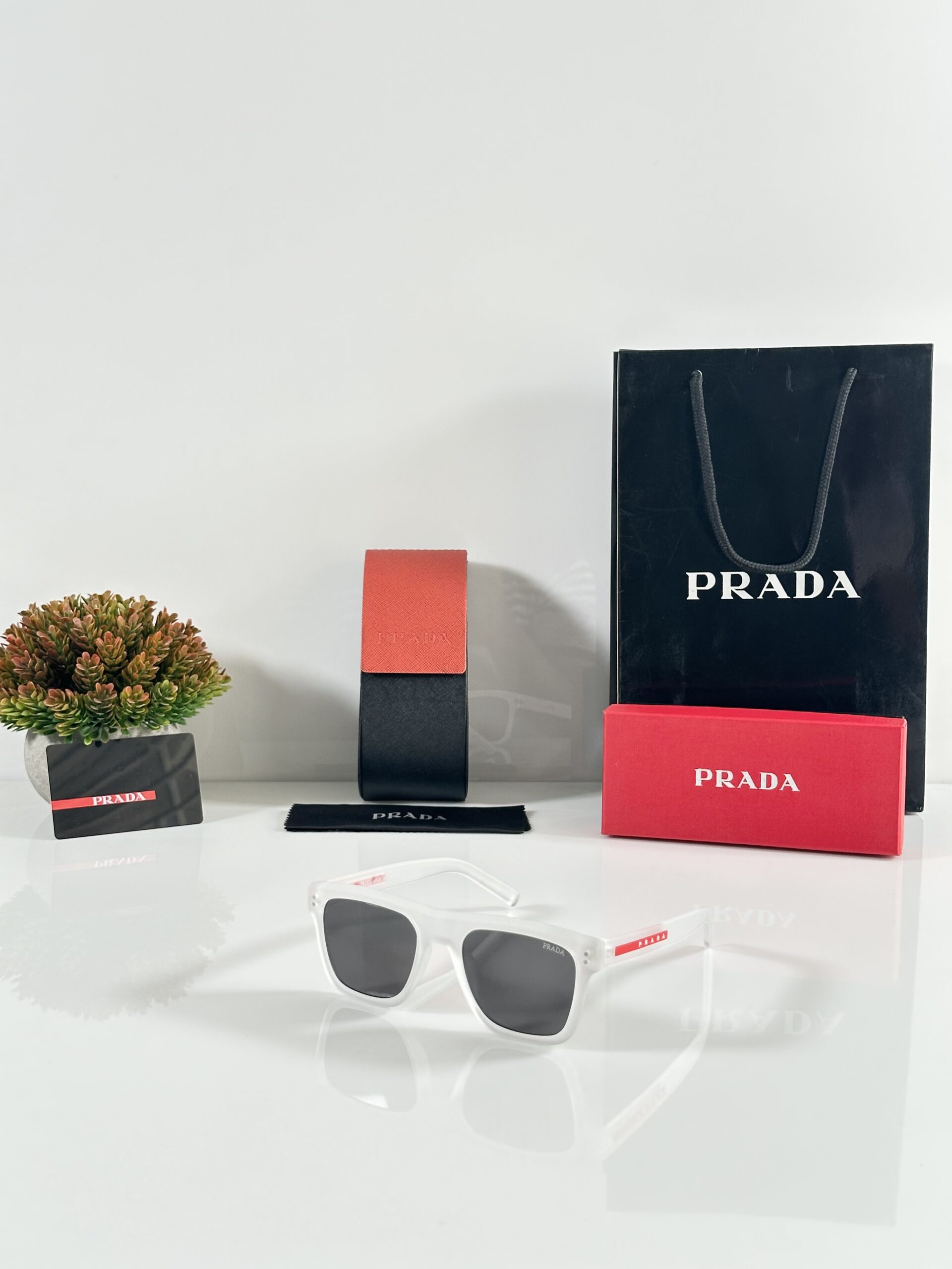 Prada_3835_Ice_Black