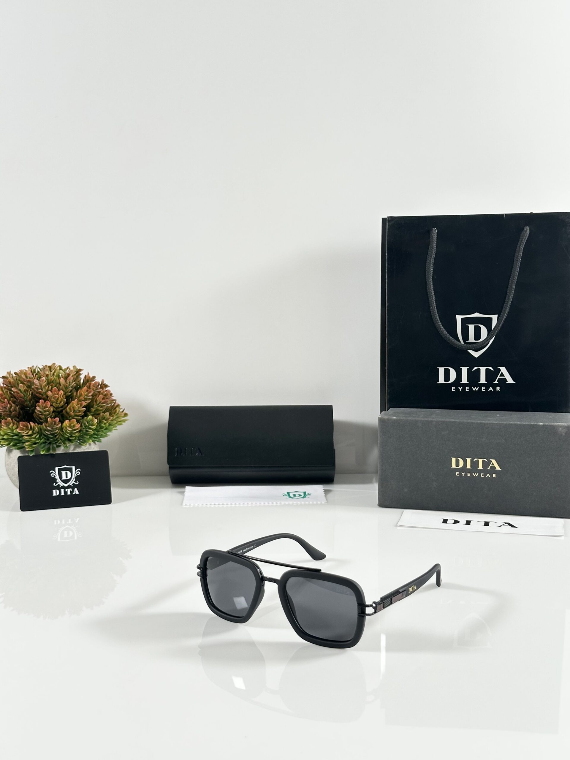 Dita 335 Black