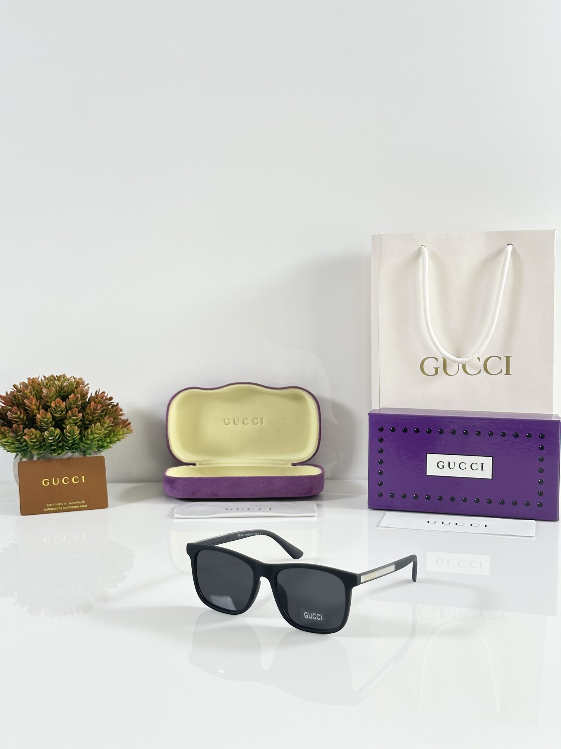 Gucci_0381_Mate_Black