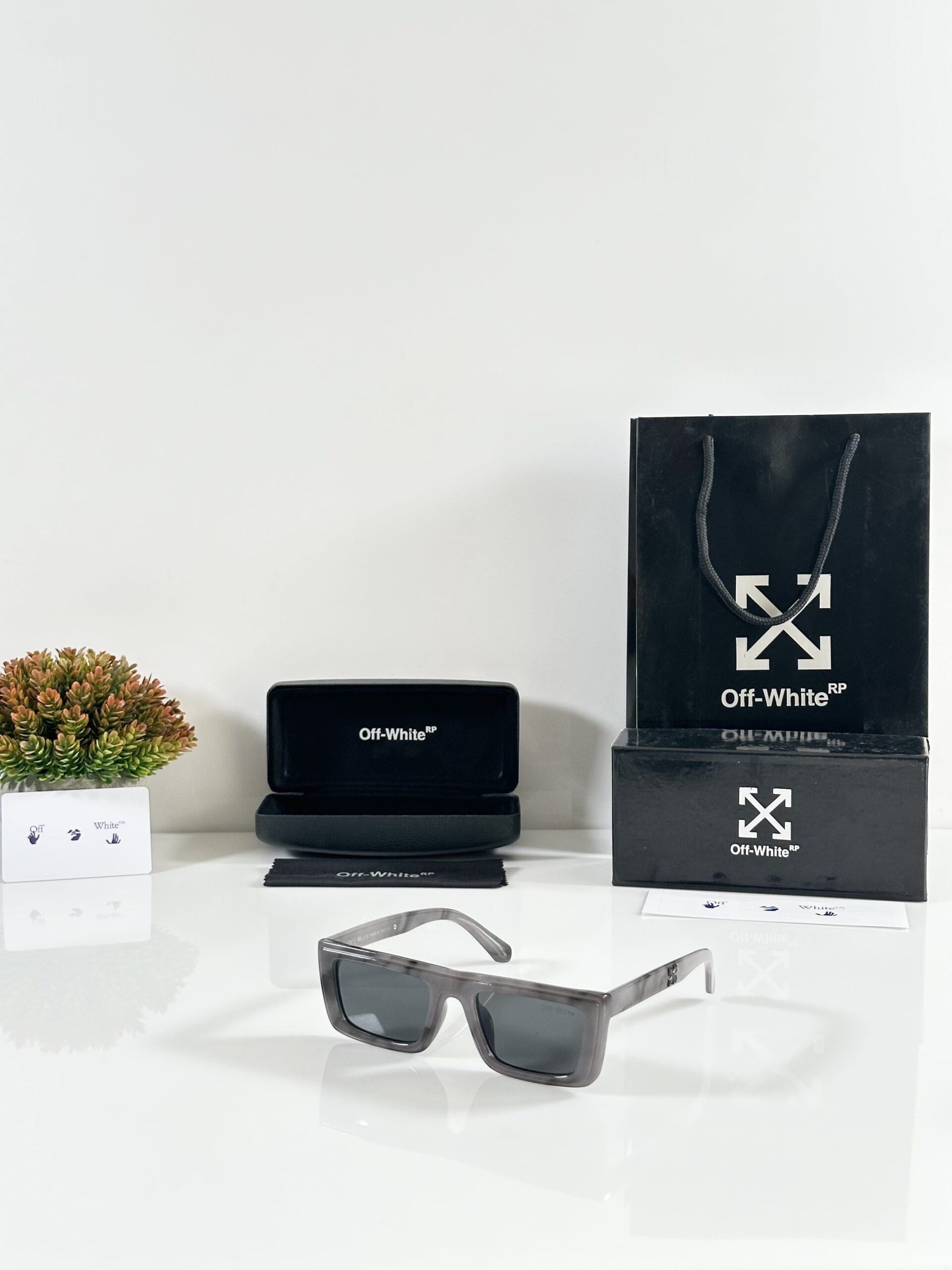 Off_White_8992_Marble_Grey_Black