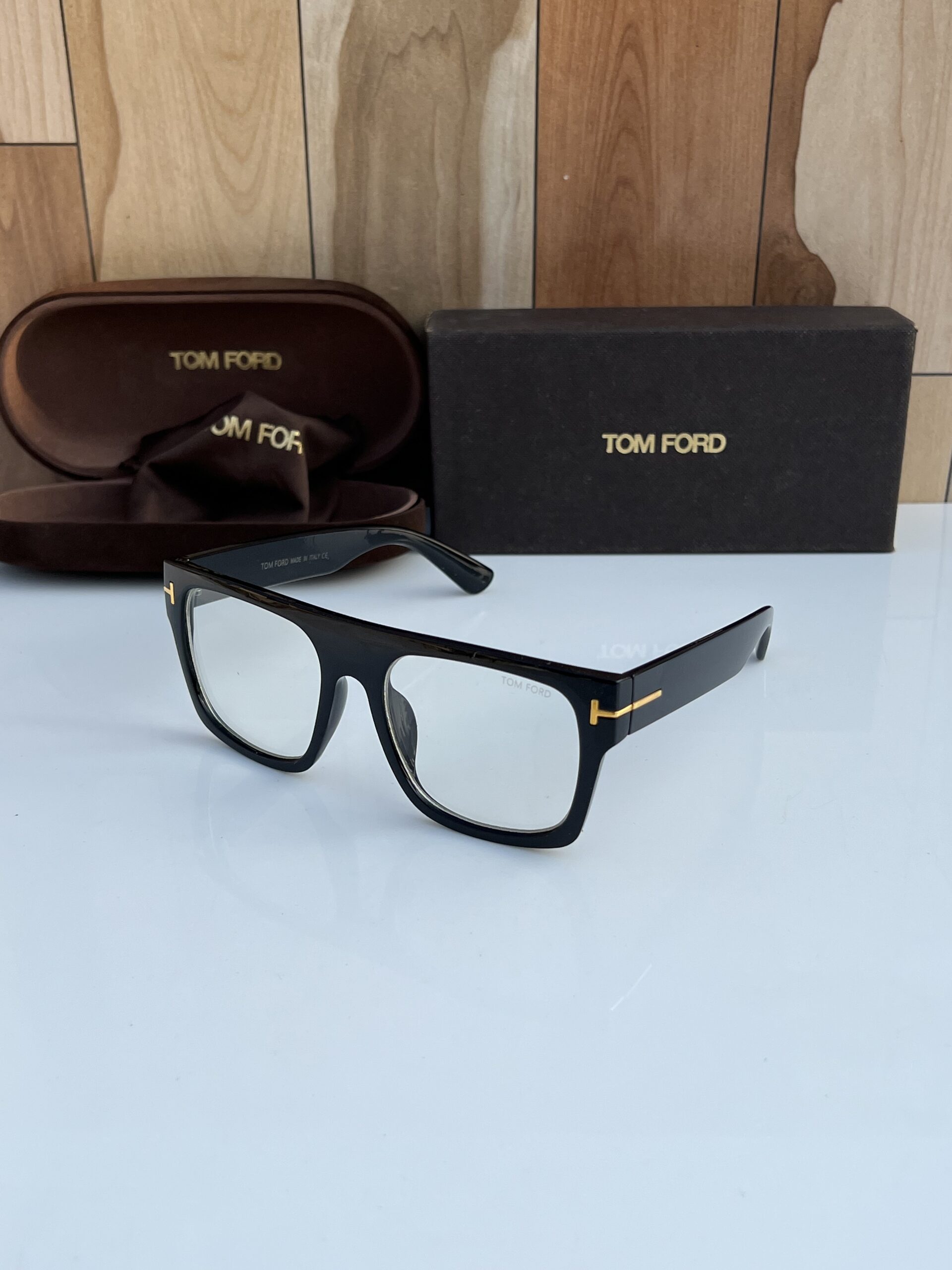 Tomford_1922_black_plano