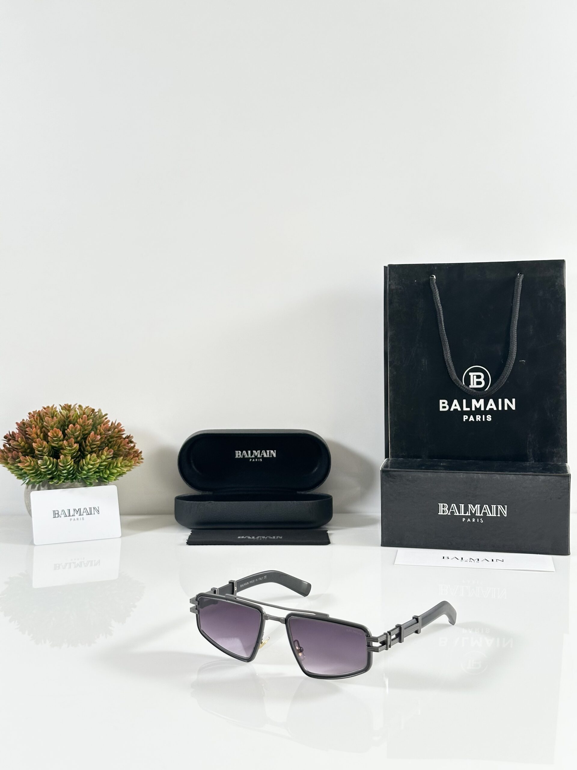 Balmain_0250_Black_DC