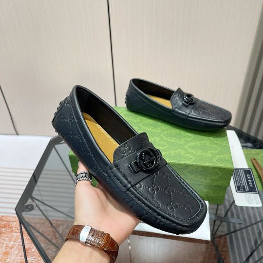GUCC_I BLACK LOGO EMBOSSED PREMIUM LEATHER LOAFER