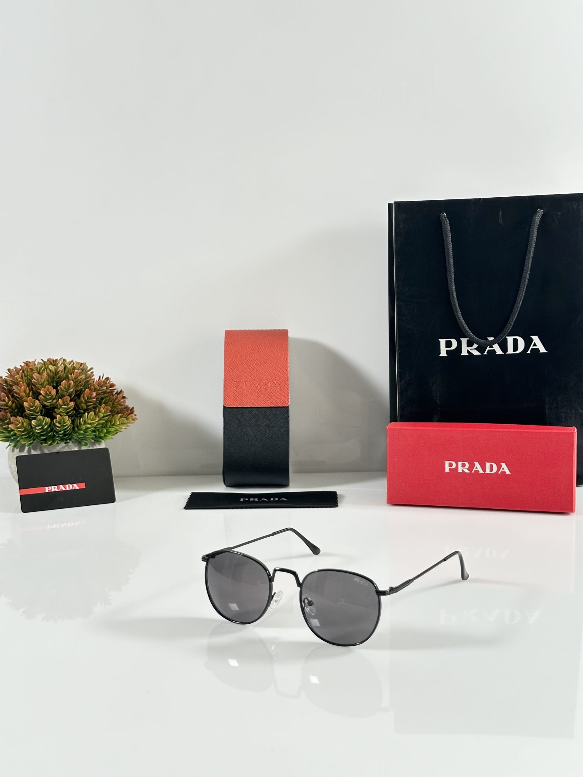 Prada_1066_Black