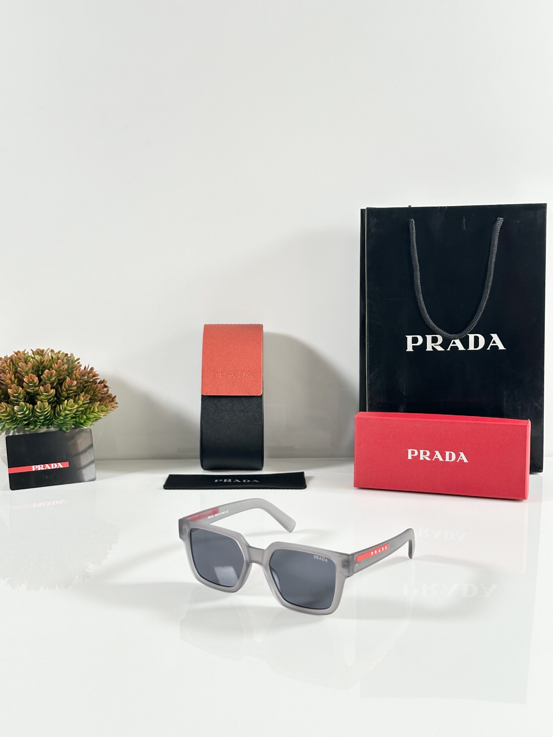 Prada_8720_Grey_Black