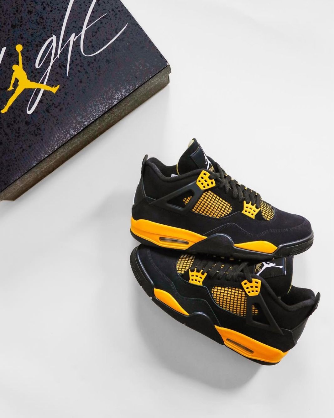 AiR Jordan Retro 4 Thunder black yellow FIXED